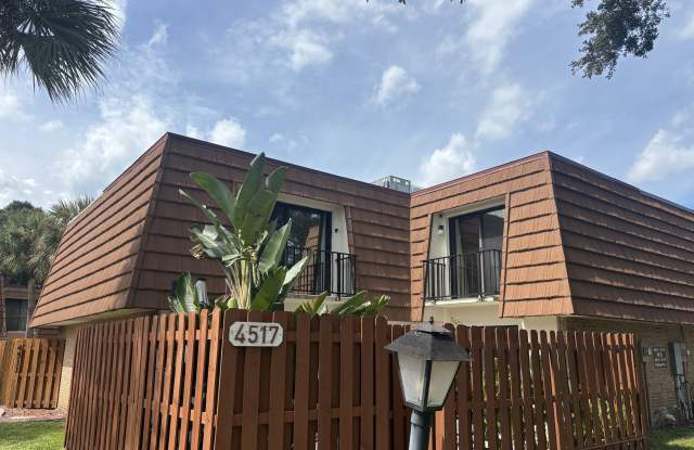 4517 NE Kaileen Circle NE Gallery 1