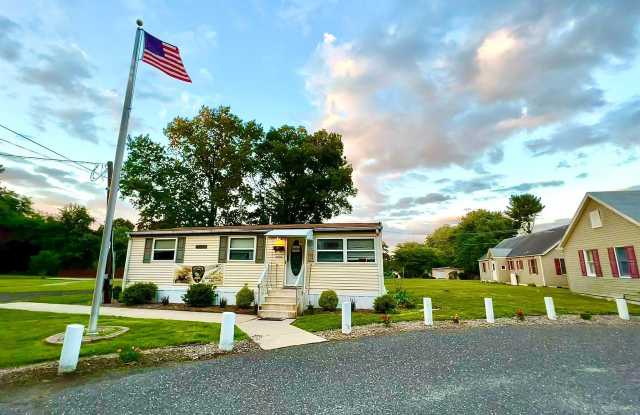 2 Bedroom 1 Bathroom Manufactured Home For Rent! photos photos