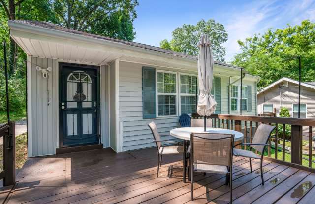 714 Woodlawn Dr - Furnished Rental photos photos