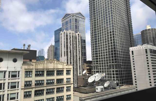 8 East Randolph Street - 1407 Gallery 2