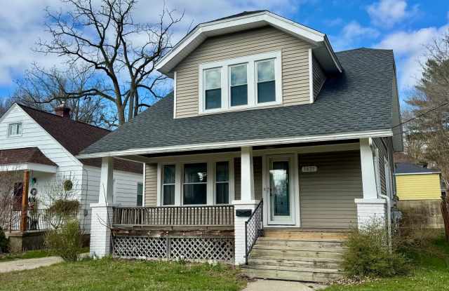 1431 Pine NW - Walk to Richmond Park! Water included - 1431 Pine Avenue Northwest, Grand Rapids, MI 49504 1431 Pine NW - Walk to Richmond Park! Water included - 1431 Pine Avenue Northwest, Grand Rapids, MI 49504