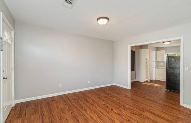 2751 Jersey Avenue - 2 photos photos