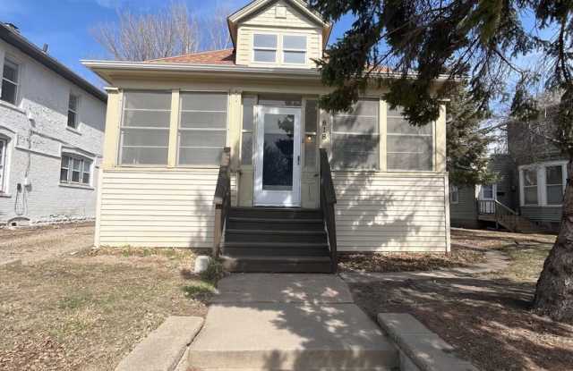 Ranch Style 2 Bed/1 Bath with Fenced in Yard! photos photos