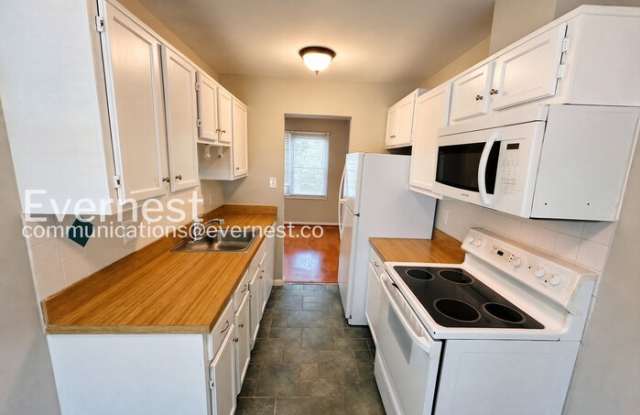 2955 Lexington Court Gallery 4