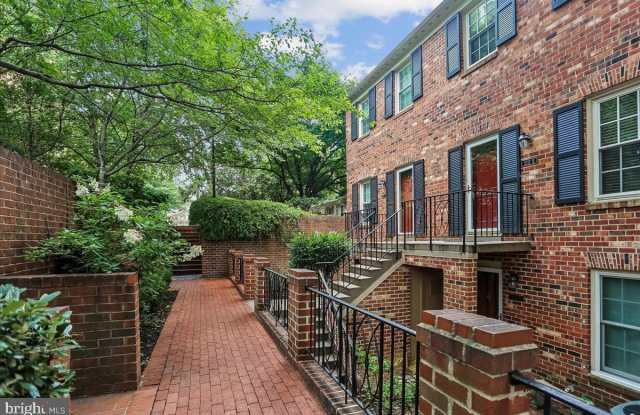 3217 SUTTON Place NW Gallery 2