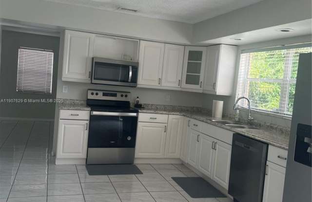 2661 Huron Way 2661, Miramar, FL 33025 photos photos