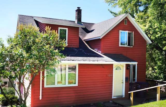 AVAILABLE JUNE - 5 Bed 2 Bath In East Hillside photos photos