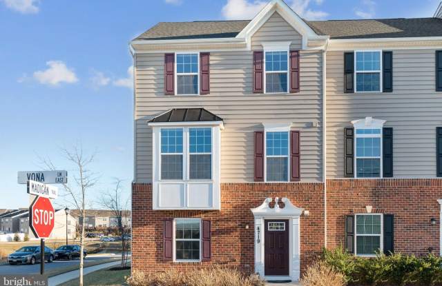 4719 VONA Lane Gallery 1