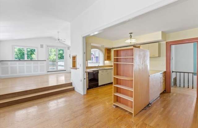407 Main Gallery 3