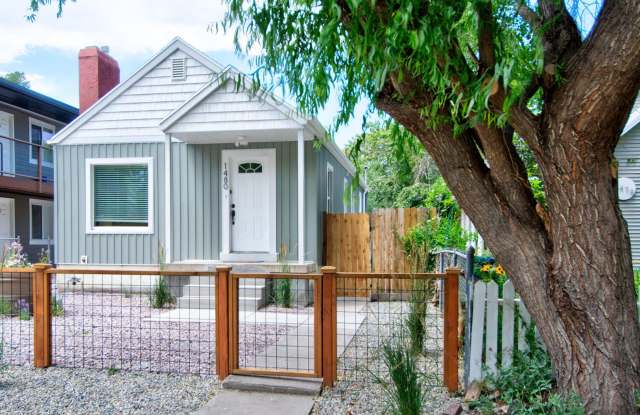 Remodeled Detached Cottage with Fenced Yard! Pet Friendly! Gallery 1