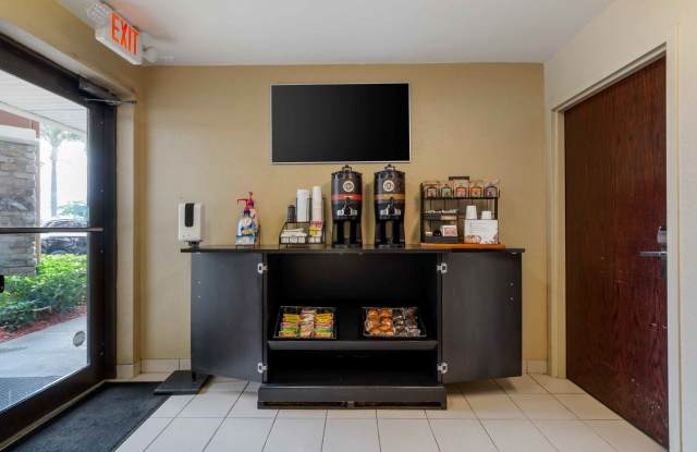 Fort Lauderdale - Cypress Creek - Andrews Ave. Gallery 4