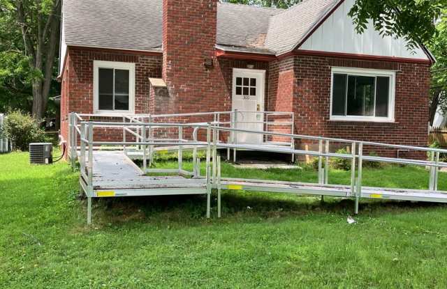 Spacious 5 bed, 2 bath classic brick home with 28 x 40 pole barn, cement floors/lights photos photos
