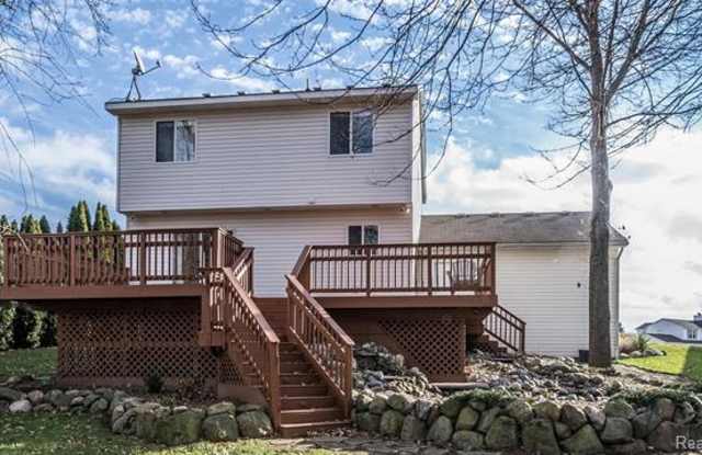 2479 SOMERVILLE Drive Gallery 2