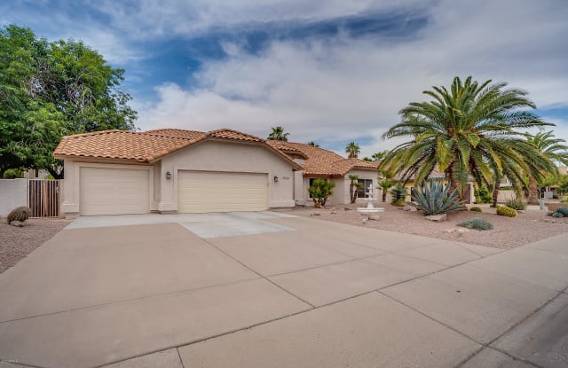 5050 E PARADISE Lane - 5050 East Paradise Lane, Phoenix, AZ 85254