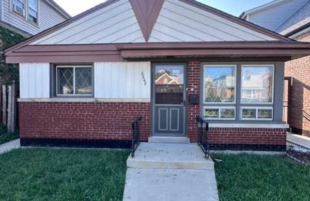 3 bedroom single family near Midway Airport Gallery 1