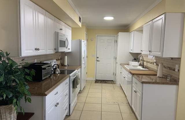 10926 W Greer Avenue Gallery 2
