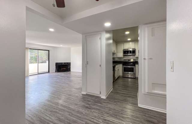 Gorgeous 2 Bed/2 bath apartment in excellent Sherman Oaks area! photos photos