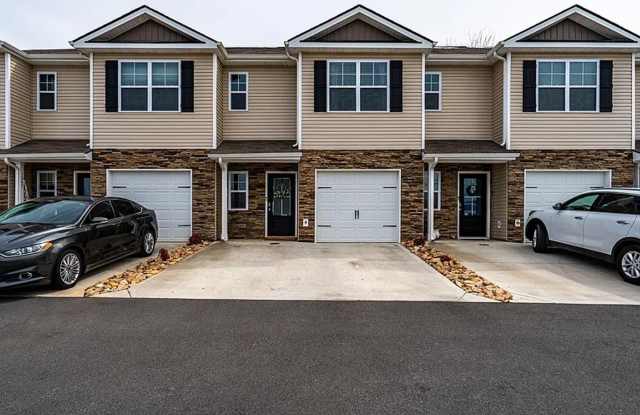 Modern Living in Cedar Rock Village Villas – 1069 Hammett Rd, Johnson City, TN 37615 photos photos