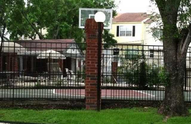 12275 APRICOT DR Gallery 4