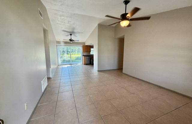 958 Florida Parkway Gallery 4