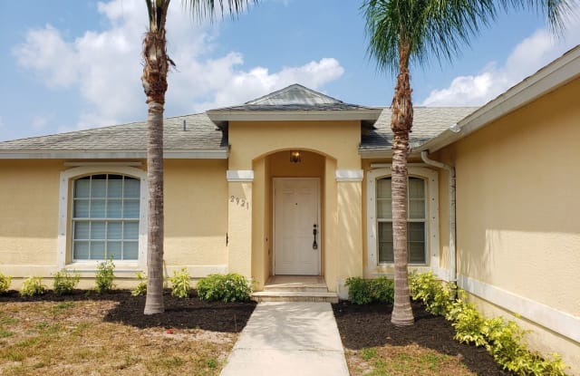 2921 2nd Ave SE - 2921 2nd Avenue Southeast, Collier County, FL 34117