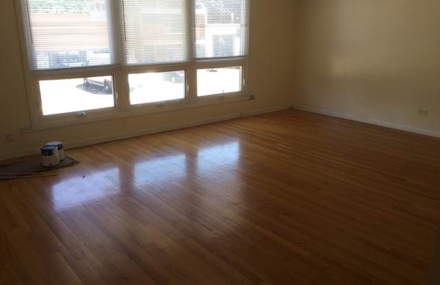 9013 West GRAND Avenue Gallery 2