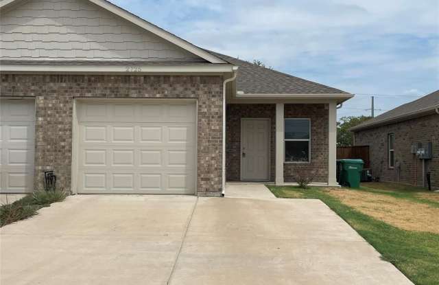 2725 Ginger Court - 2725 Ginger Court, Sherman, TX 75092