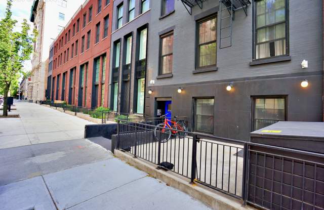 86 Amity Street Gallery 4
