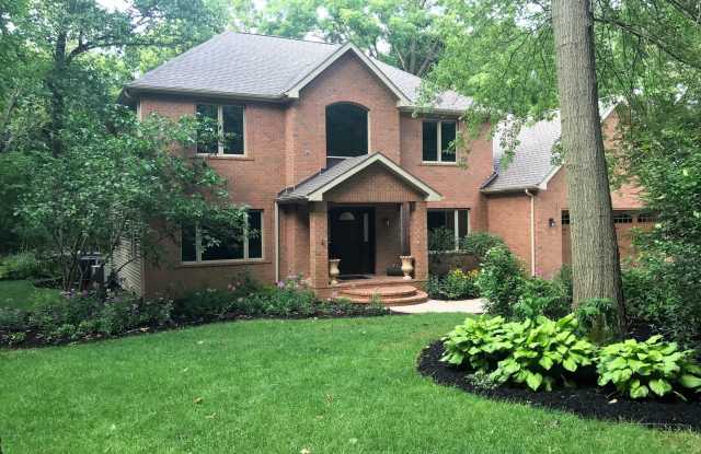 Beautifully secluded 5 bedroom home in the woods. - 10420 East 250 North, Tippecanoe County, IN 47905