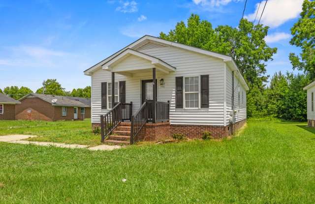 Updated Three Bedroom Home photos photos Updated Three Bedroom Home photos photos