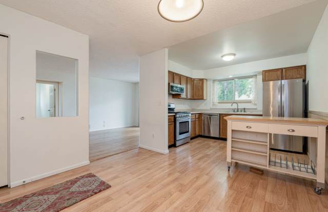 Gorgeous Thornton Three Bedroom Ranch! Gallery 3