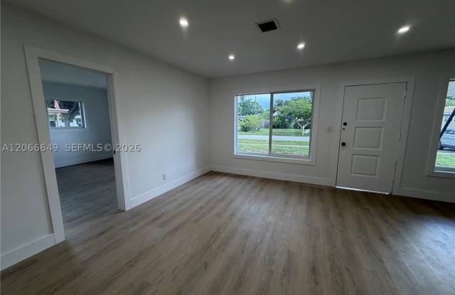 838 Fairway Dr Gallery 2