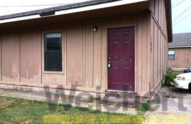 Updated 2-Bedroom with Easy Commute photos photos