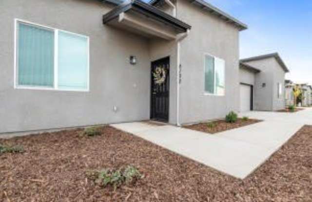 4102-4108 E Kaweah Avenue photos photos