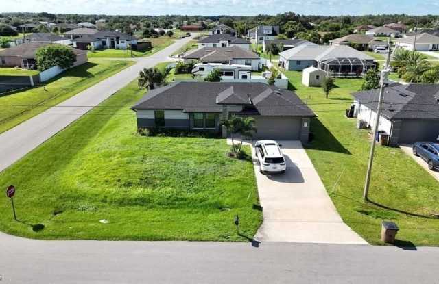 2601 43rd Street SW - 2601 43rd Street Southwest, Lehigh Acres, FL 33976