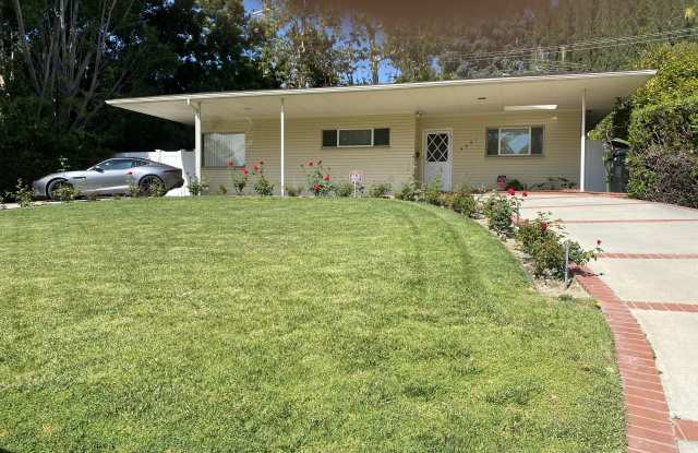 4401 Radford Avenue Gallery 2