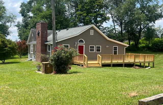 Very Nice 4 bedroom near Tri Cities Airport  Northeast State! photos photos