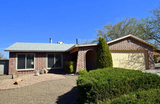 Pristine NE Home! NEW KITCHEN LA CUEVA S.D. Call today 505-796-1400 - 8221 Portales Street Northeast, Albuquerque, NM 87109