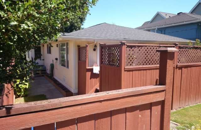 1832 27th Ave photos photos