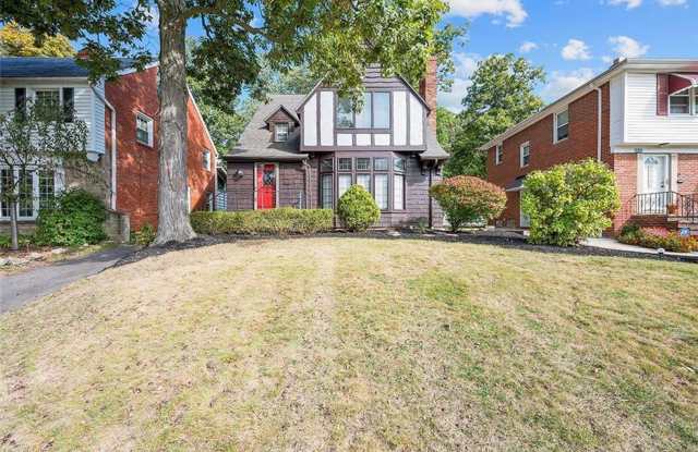 GORGEOUS Cleveland Hts Single Family - Available NOW! - 3829 Washington Boulevard, University Heights, OH 44118
