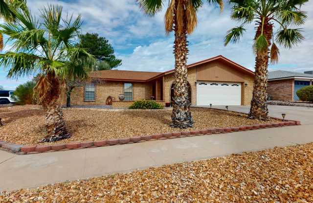 453 EL CAMINO Drive Gallery 1
