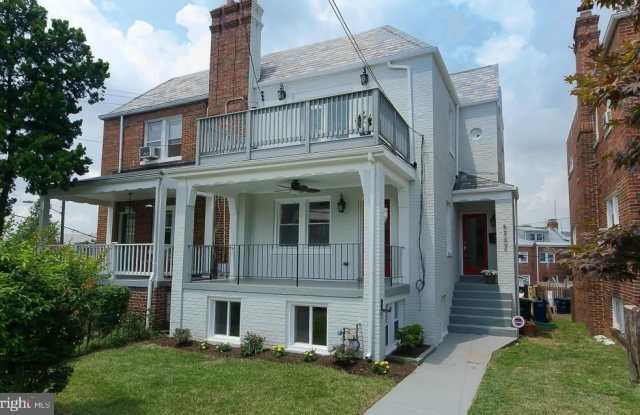 5302 NEW HAMPSHIRE AVENUE NW photos photos