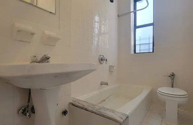 210 West 262nd Street Gallery 4
