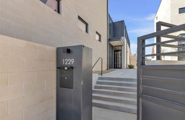 1229 N Dewey Avenue Gallery 3