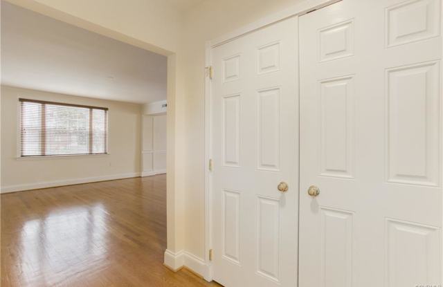 34 W Locke Ln Unit 1 Gallery 3