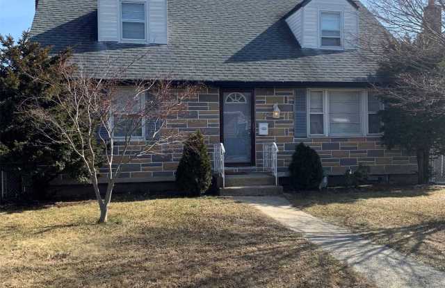 27 POWER ST - 27 Power Street, Hicksville, NY 11801