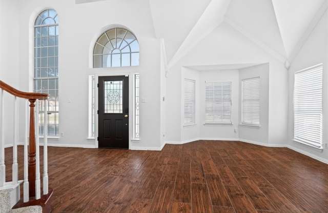 5809 Gloucester Court Gallery 4
