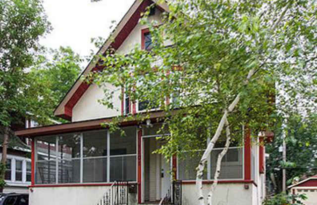 5-Bedroom House Close to U of M Campus - 1101 17th Avenue Southeast, Minneapolis, MN 55414