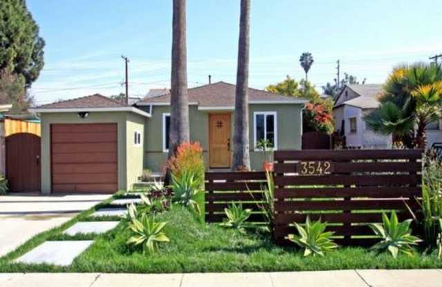 3542 Greenwood Ave photos photos