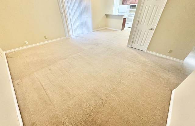 Spacious Condo in a Gated Central Las Vegas Community Gallery 4